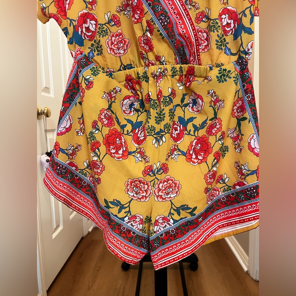 Umgee Vintage Pink and Red Floral V-Neck Top - Picture 2 of 7